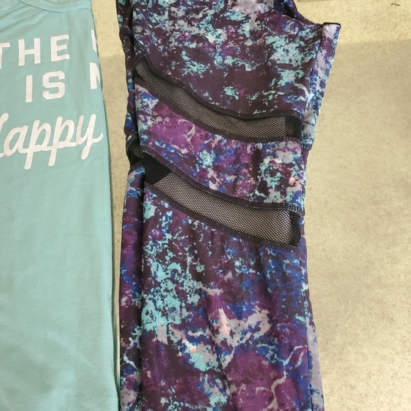 BOGO Buy leggins get top Free - Picture 2 of 5